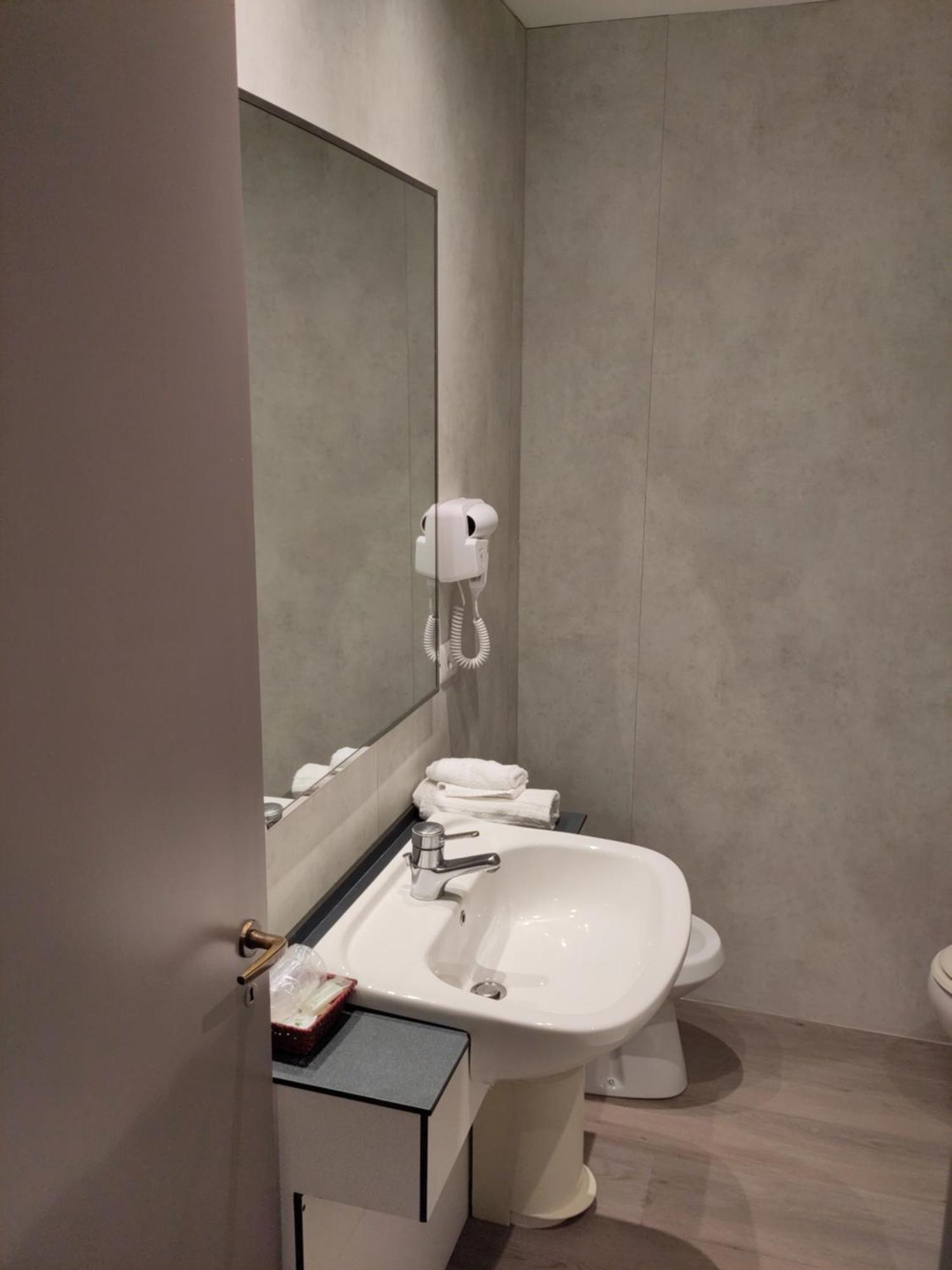 Confidence Hotel Europa Ченто Стая снимка