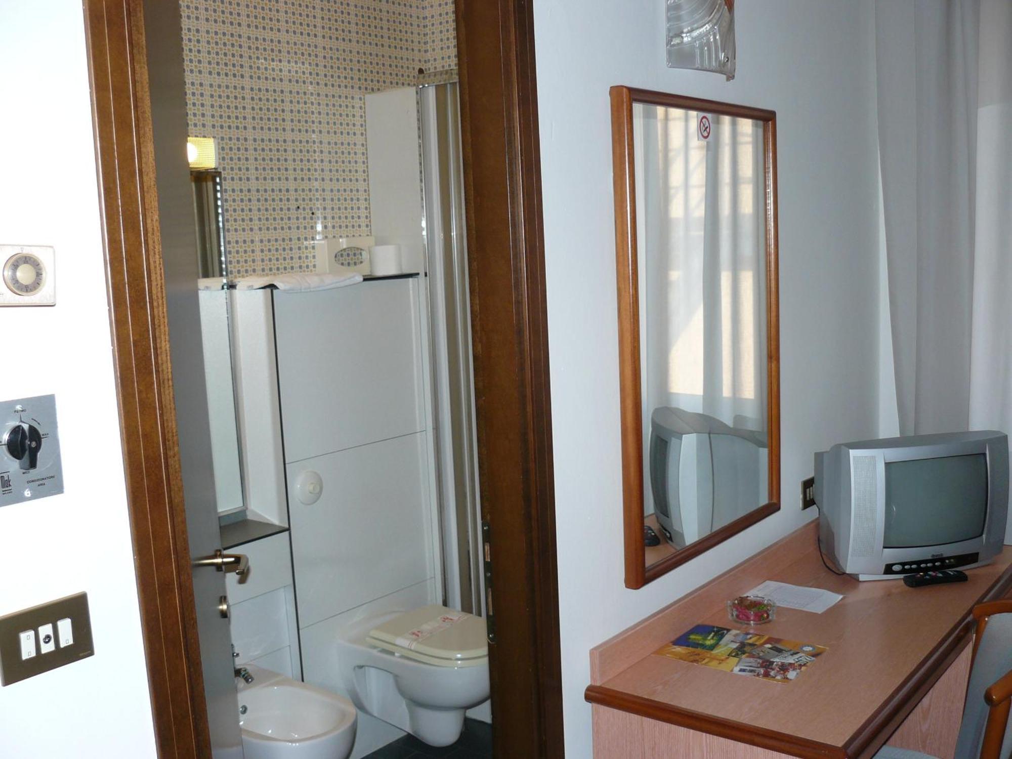 Confidence Hotel Europa Ченто Стая снимка