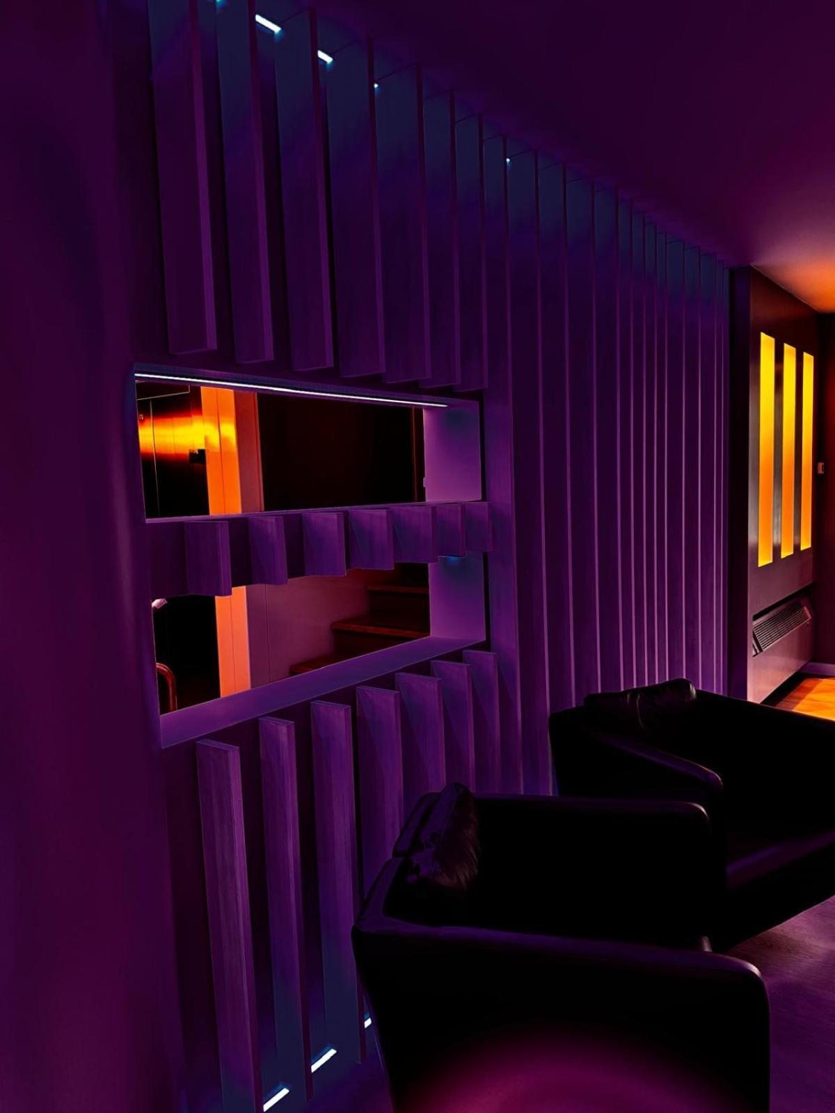 Confidence Hotel Europa Ченто Екстериор снимка
